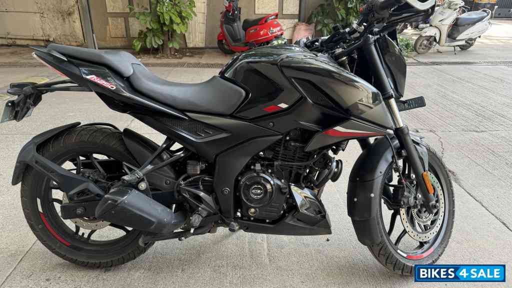 Brooklyn Black Bajaj Pulsar N250 Dual Channel ABS