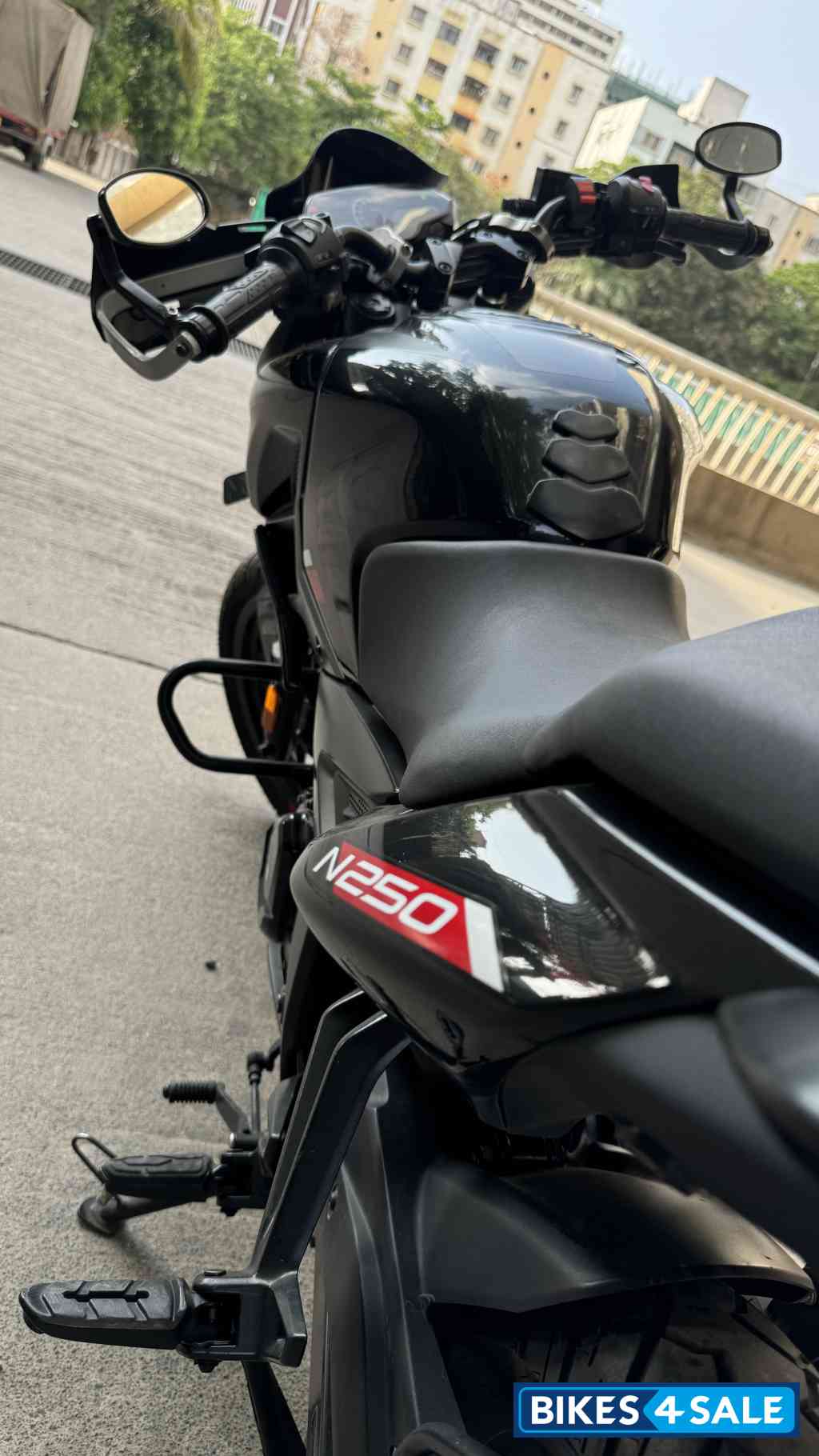 Brooklyn Black Bajaj Pulsar N250 Dual Channel ABS