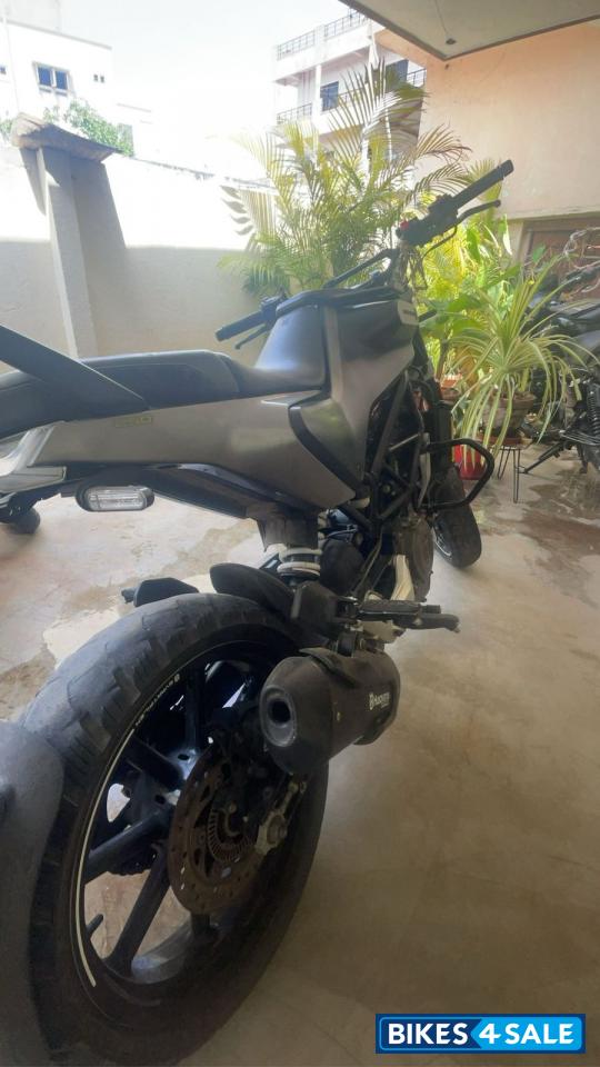 Husqvarna Svartpilen 250