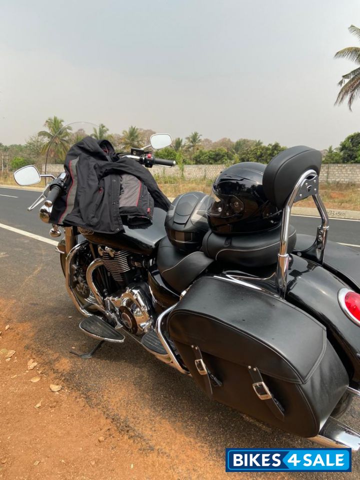 Black Triumph Thunderbird LT