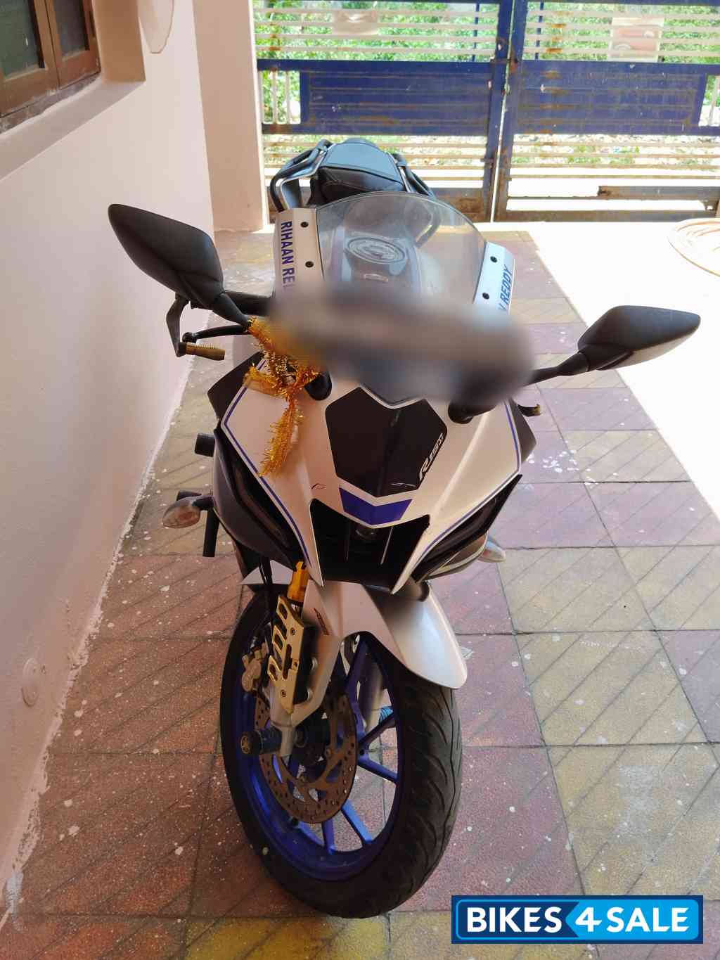 Silver Yamaha R15 V4