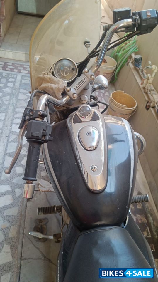 Bajaj Avenger Cruise 220