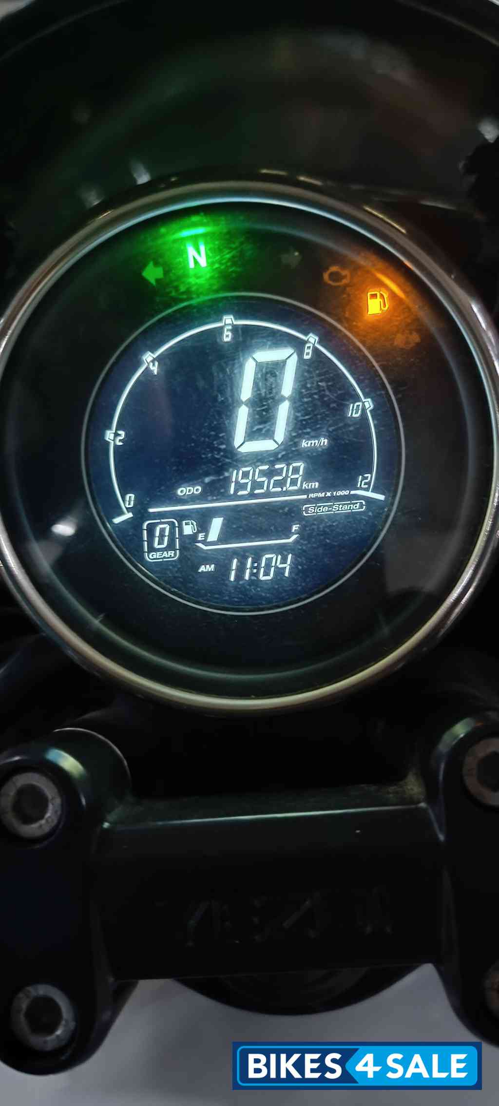 Yezdi Roadster Dual Tone Yezdi Roadster Dual Tone