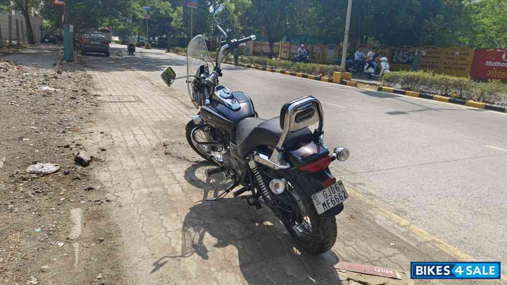 Auburn Black Bajaj Avenger Cruise 220