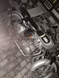 Silver Royal Enfield Classic 350