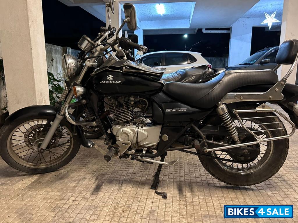 Bajaj Avenger 220 DTS-i