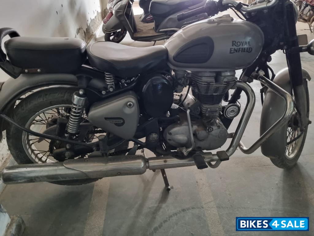Gun Metal Grey Royal Enfield Classic Gunmetal Grey