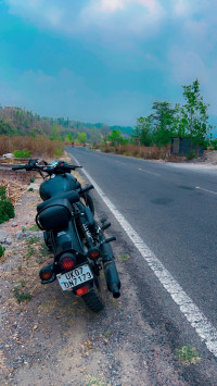 Black Royal Enfield Classic 500