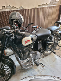 Black Royal Enfield Classic 350