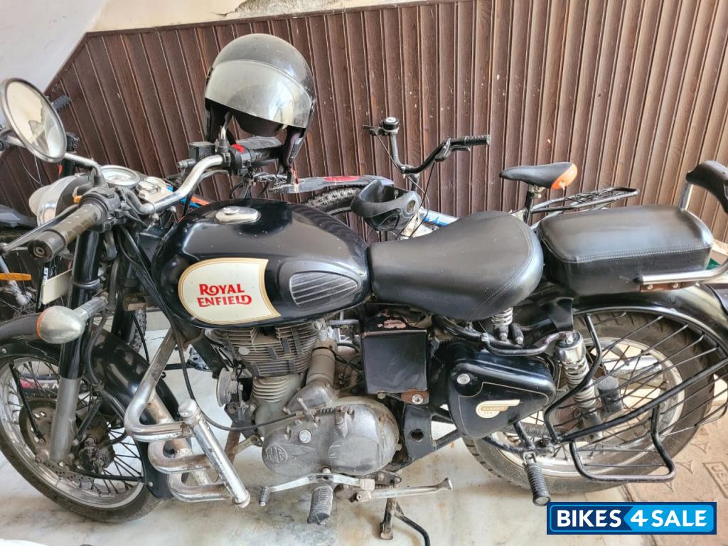 Black Royal Enfield Classic 350