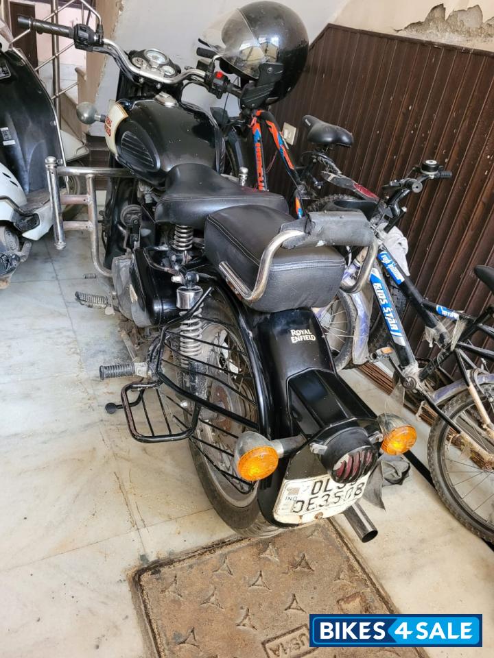 Black Royal Enfield Classic 350