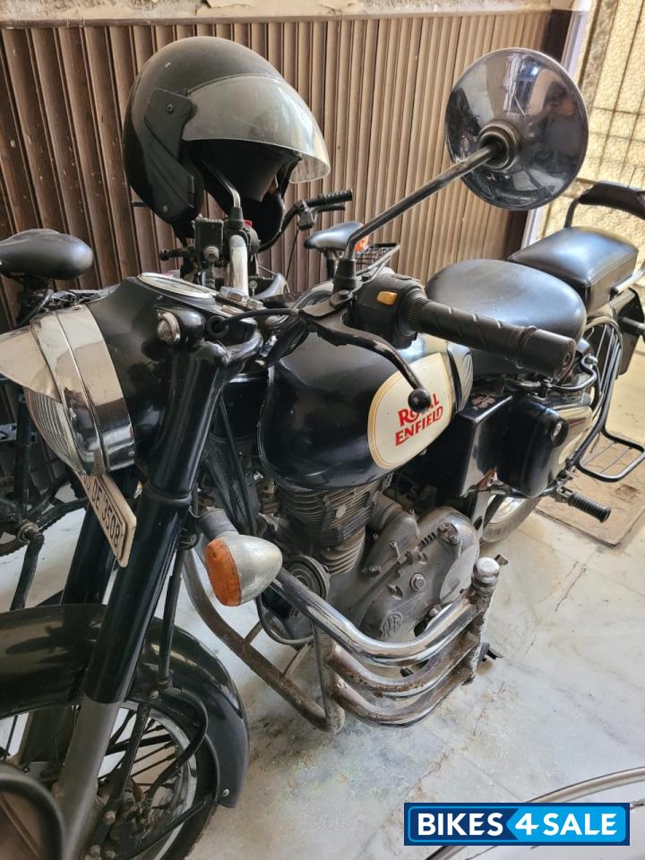Black Royal Enfield Classic 350