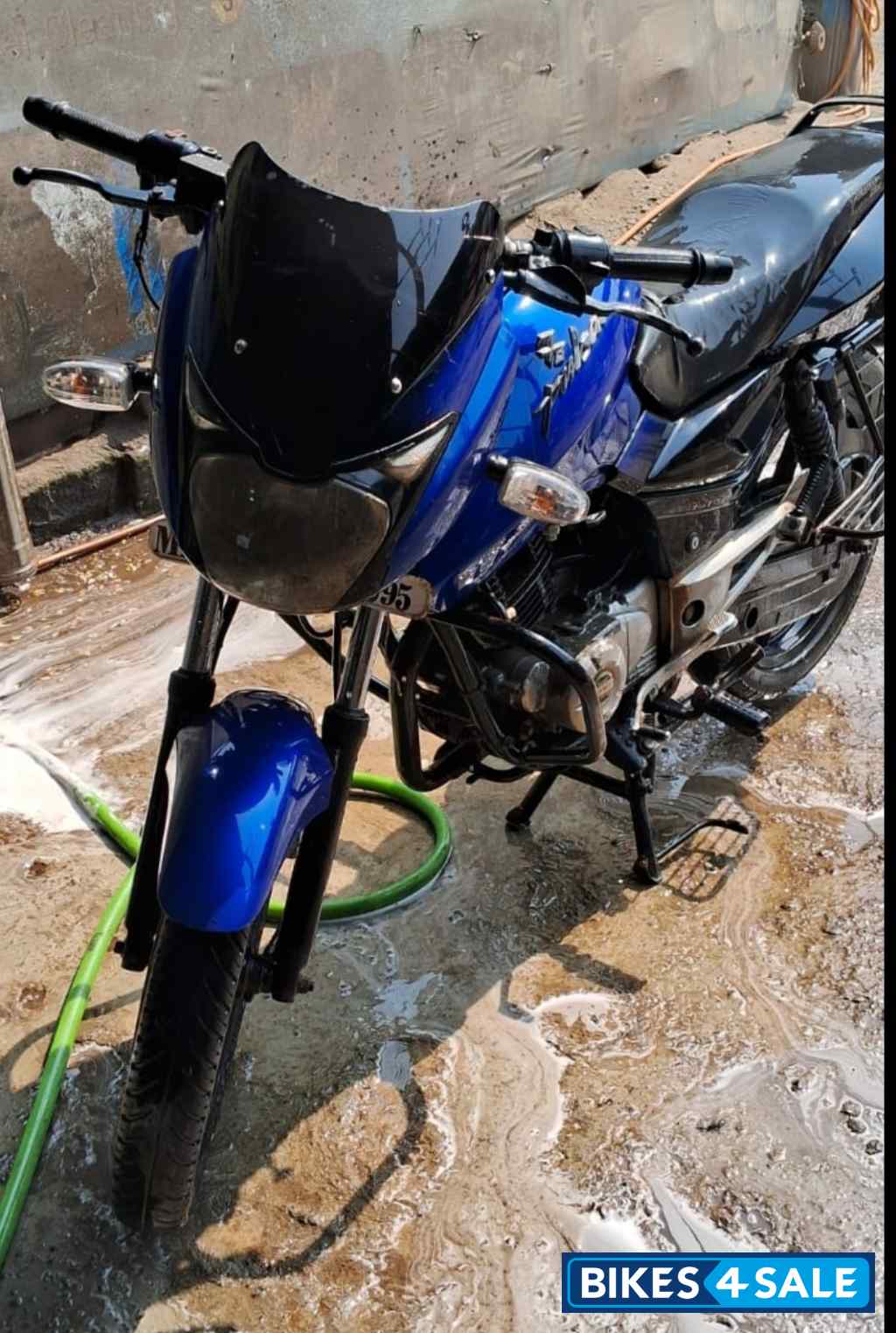 Blue Bajaj Pulsar 150