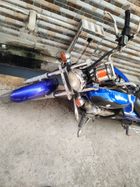 Bajaj Avenger 200 DTS-i