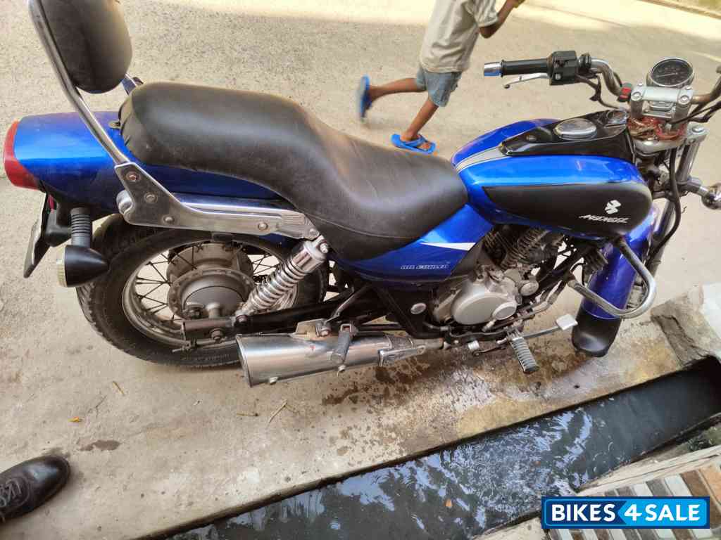 Bajaj Avenger 200 DTS-i Bajaj Avenger 200 DTS-i