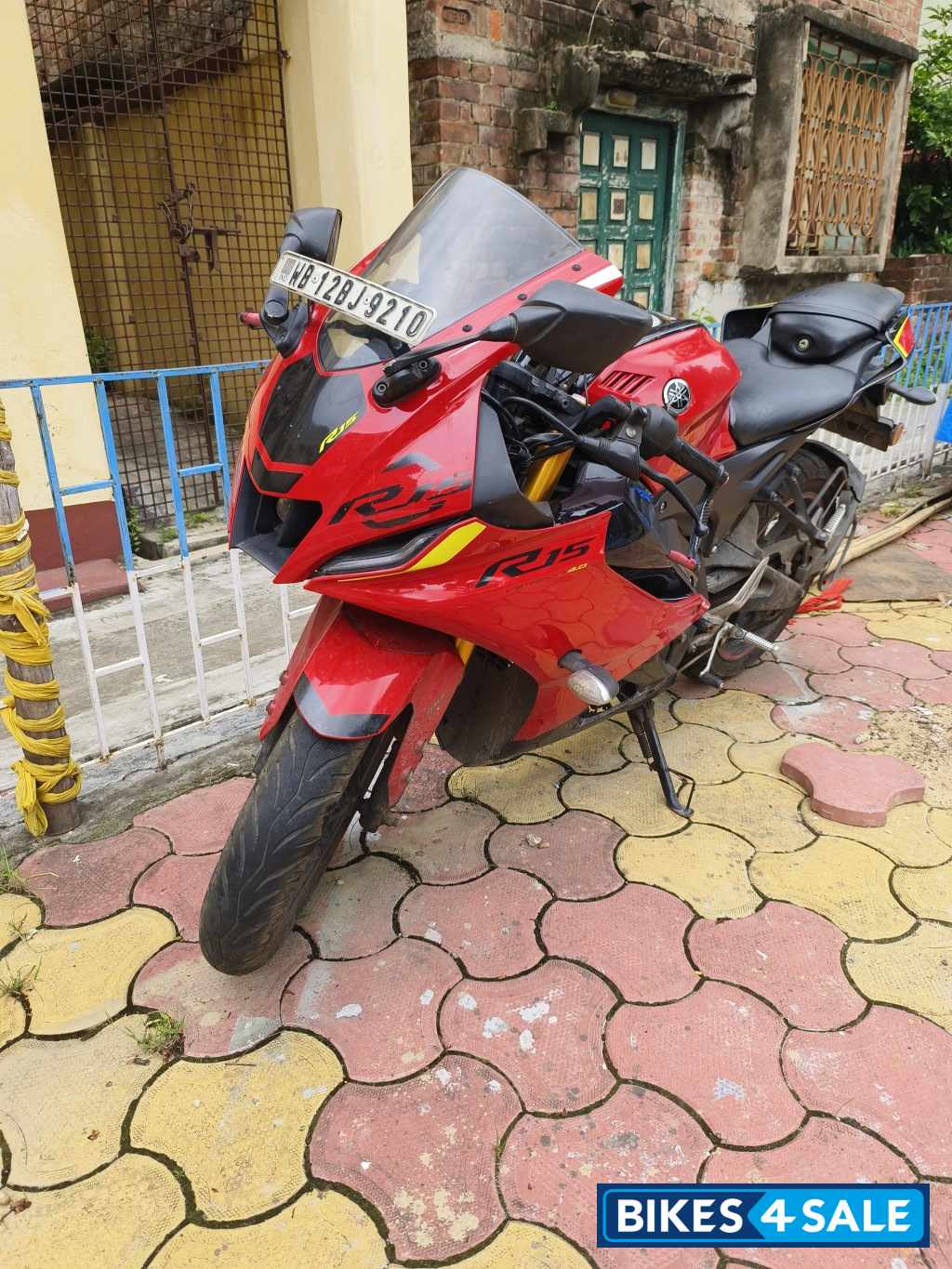 Yamaha R15 V4