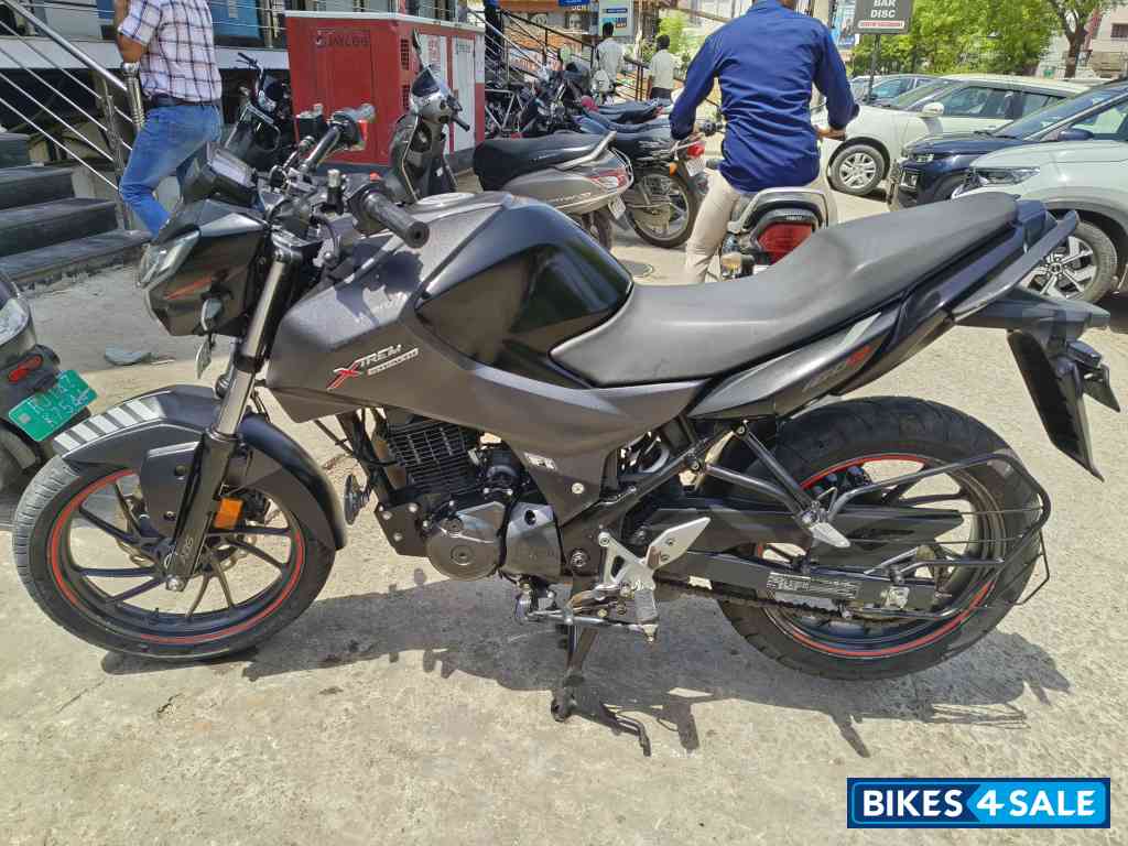 Matt Grey Hero Xtreme 160R Stealth Edition