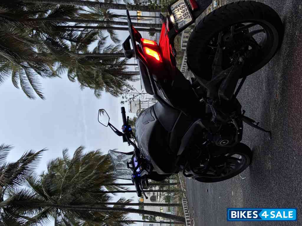 Matte Black Bajaj Dominar 400 ABS BS6