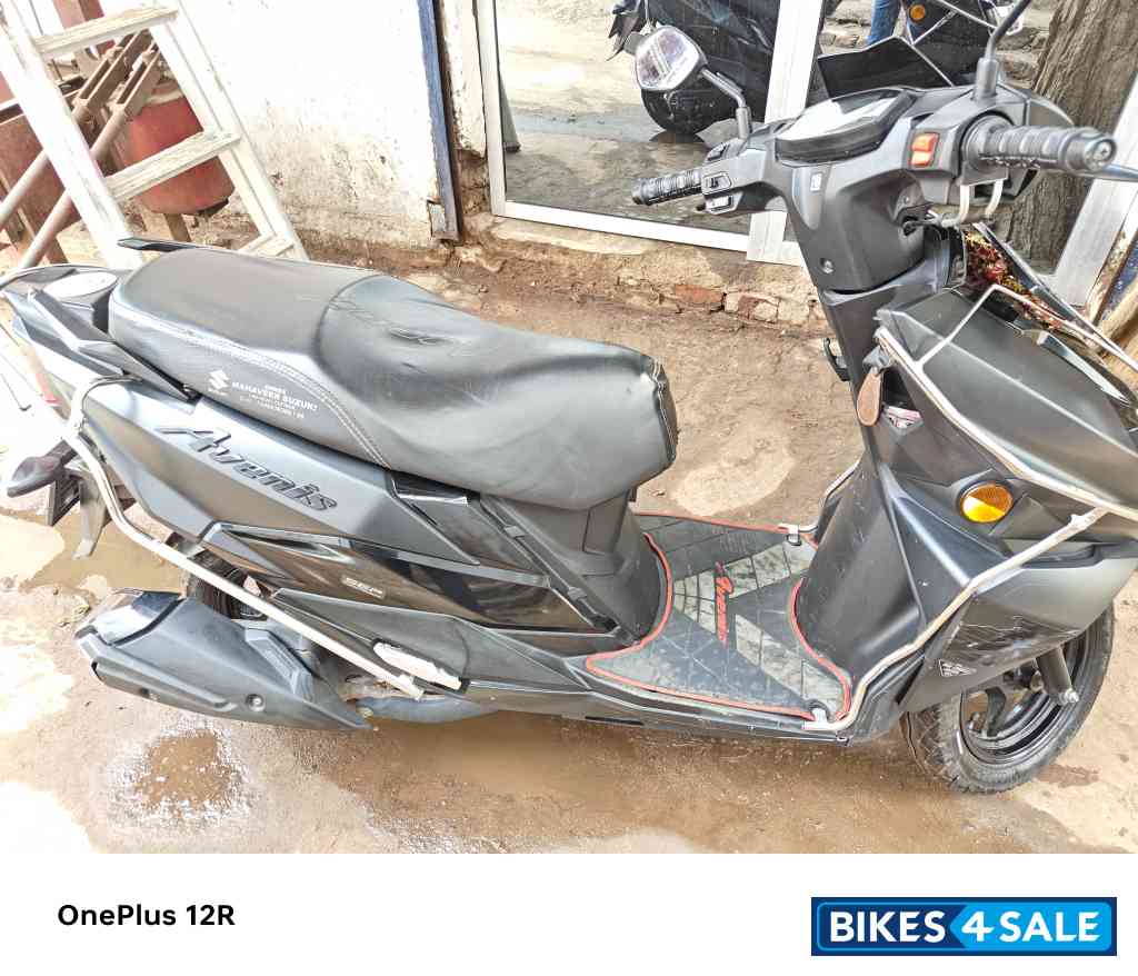 Suzuki Avenis 125 Ride Connect Edition