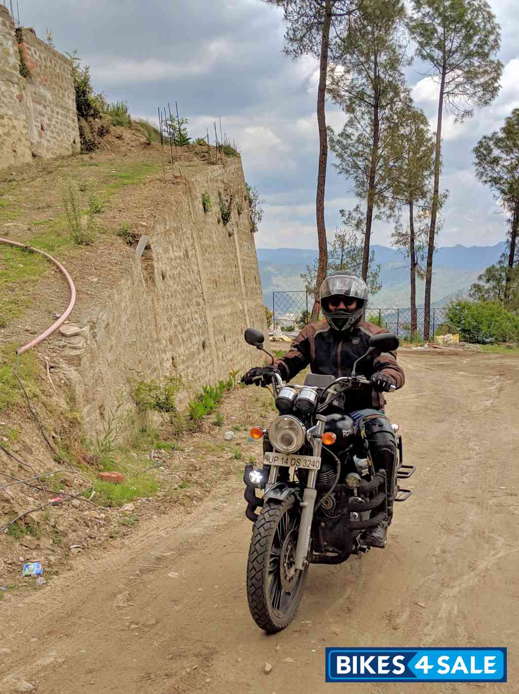 Black Royal Enfield Thunderbird 350