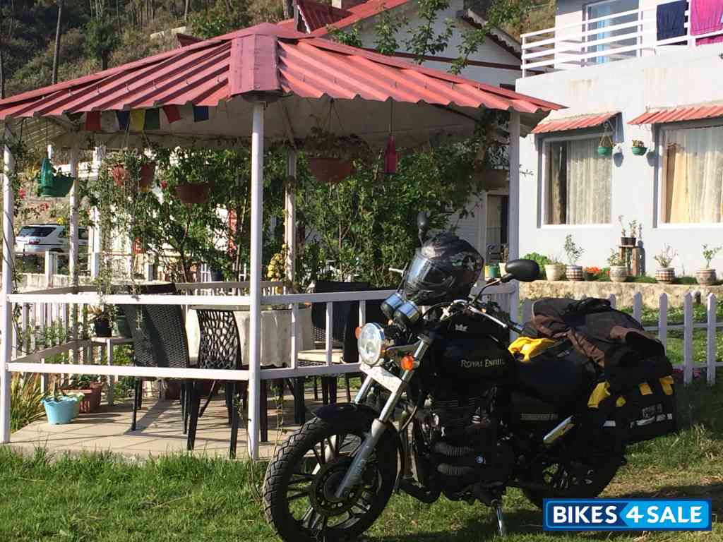 Black Royal Enfield Thunderbird 350