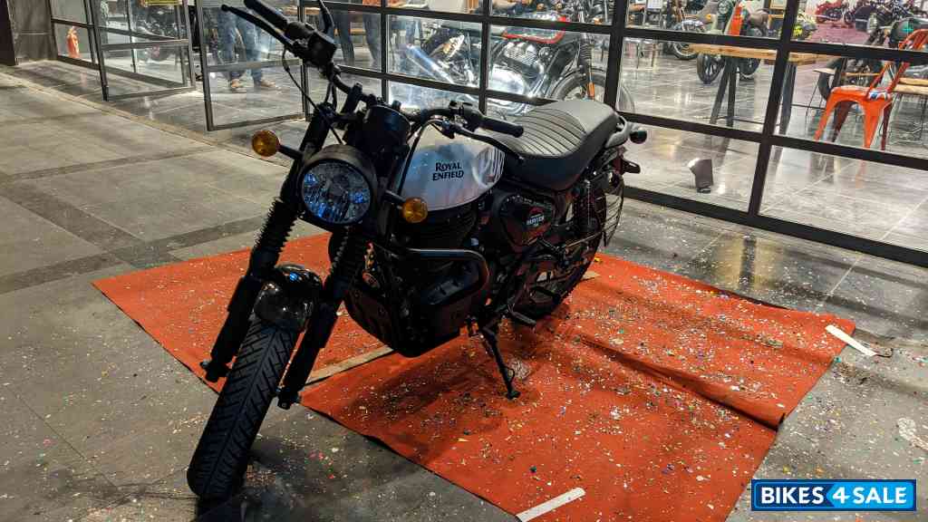 Royal Enfield Hunter 350 Metro