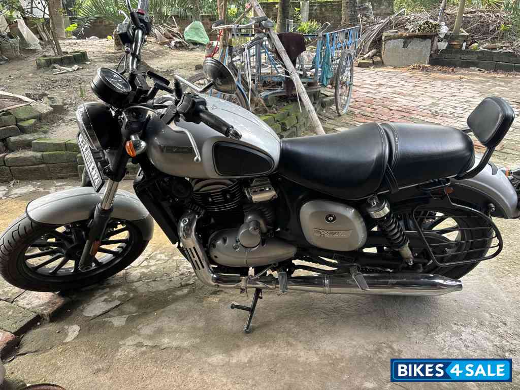 Chrome Yezdi Roadster Chrome Chrome Yezdi Roadster Chrome