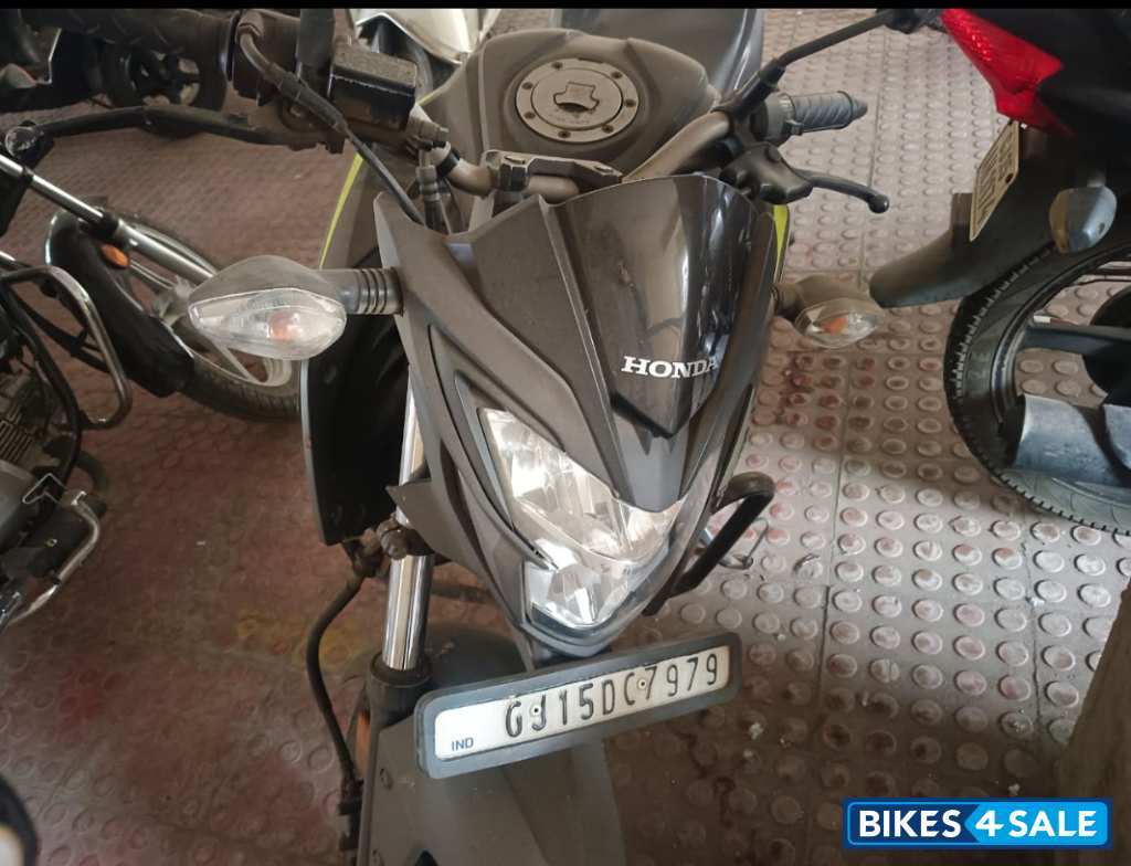 Honda CB Hornet 160R