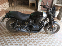 Black Royal Enfield Hunter 350 Metro