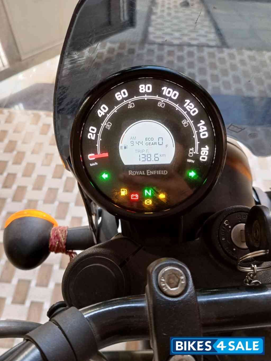 Black Royal Enfield Hunter 350 Metro