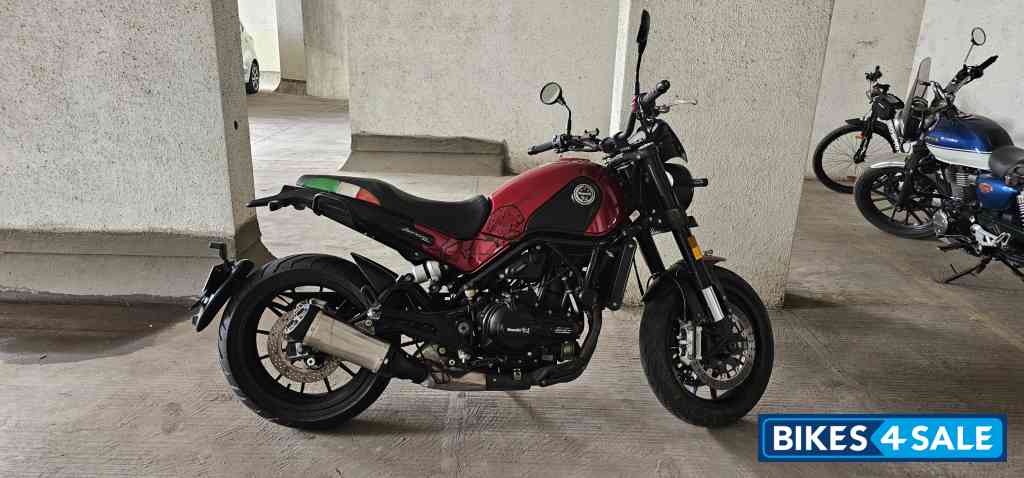 Red Benelli Leoncino 500 BS6