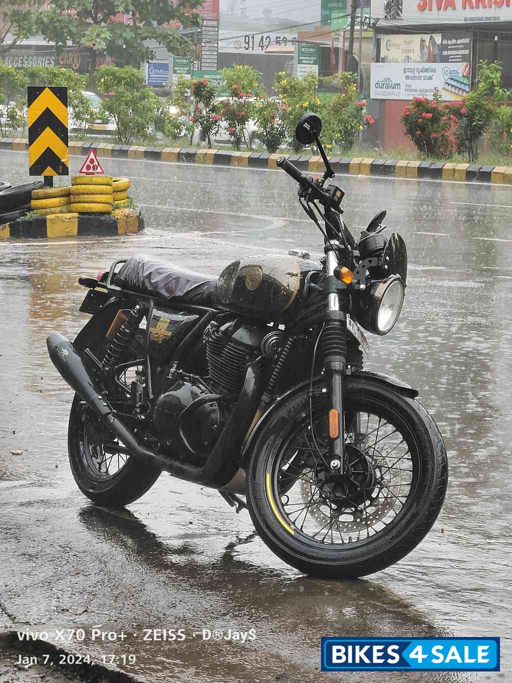 Mirror Black Royal Enfield Interceptor 650 120th Year Anniversary Edition