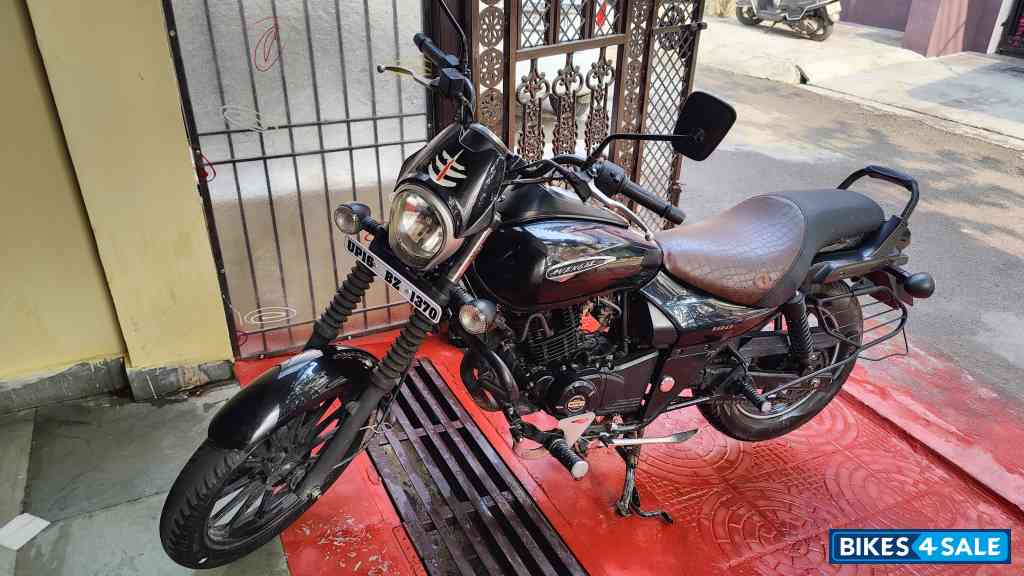 Bajaj Avenger Street 180