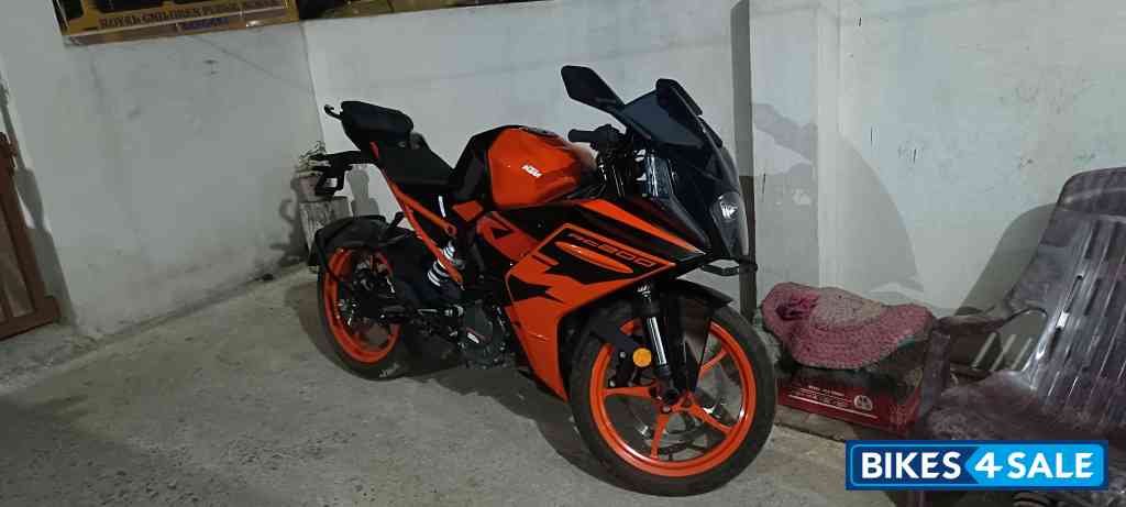 Orange Black KTM RC 200 2024