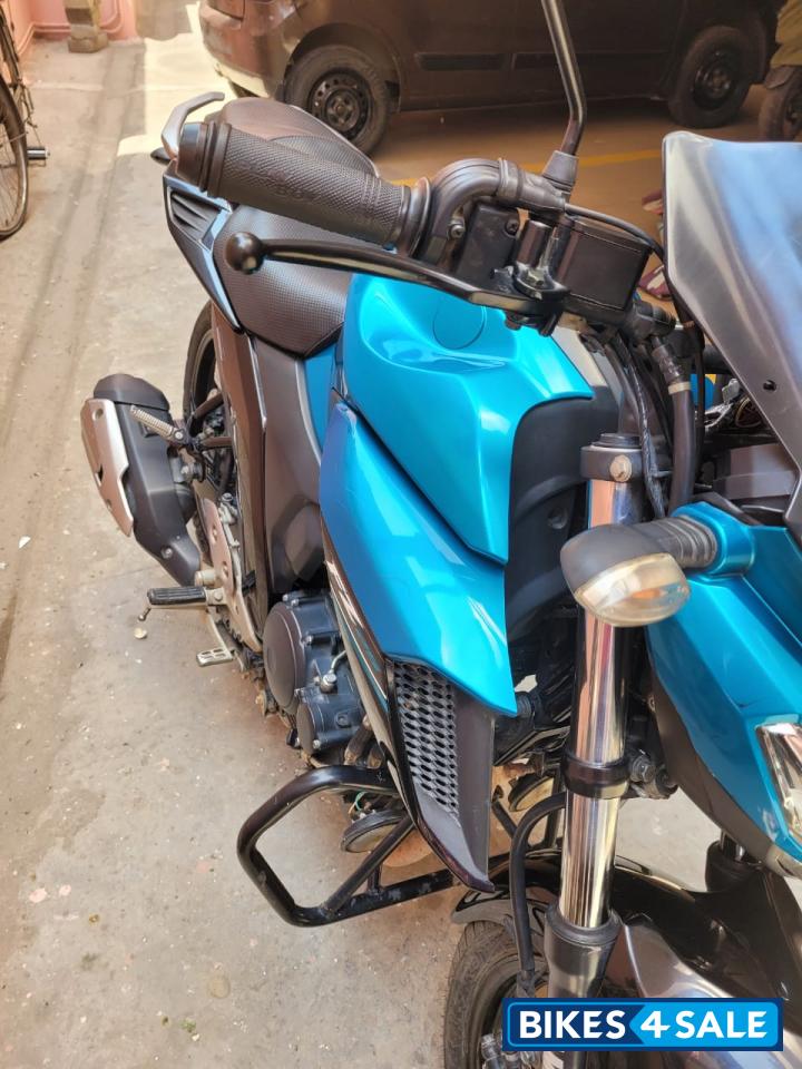 Yamaha FZ25