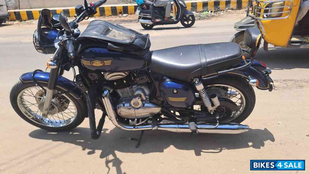 Jawa forty two BS6