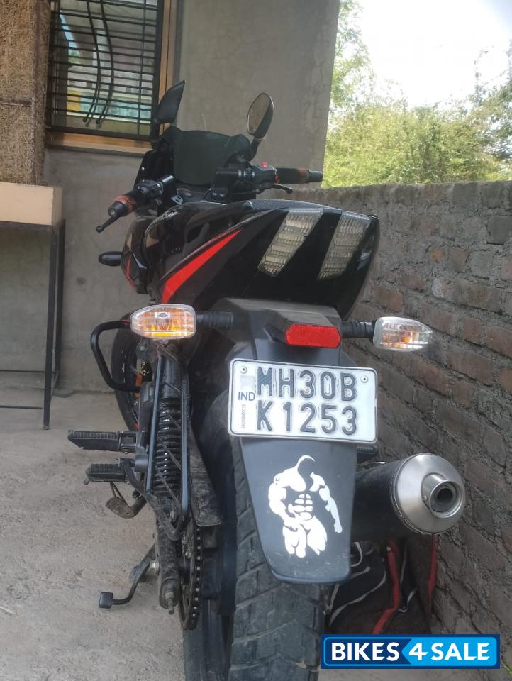 Bajaj Pulsar 220F