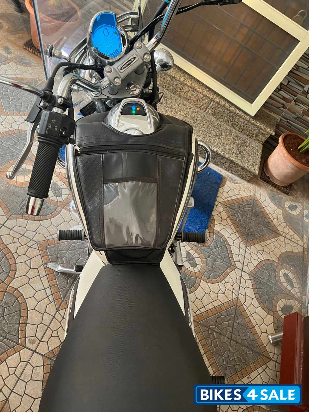 Bajaj Avenger Cruise 220