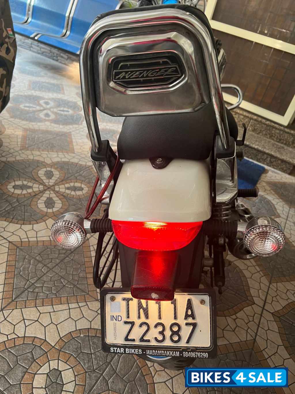 Bajaj Avenger Cruise 220