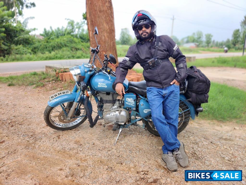 Blue Royal Enfield Classic Squadron Blue Blue Royal Enfield Classic Squadron Blue