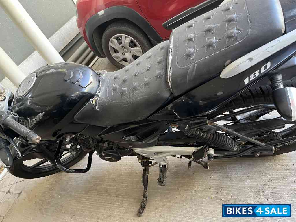 Bajaj Pulsar 180