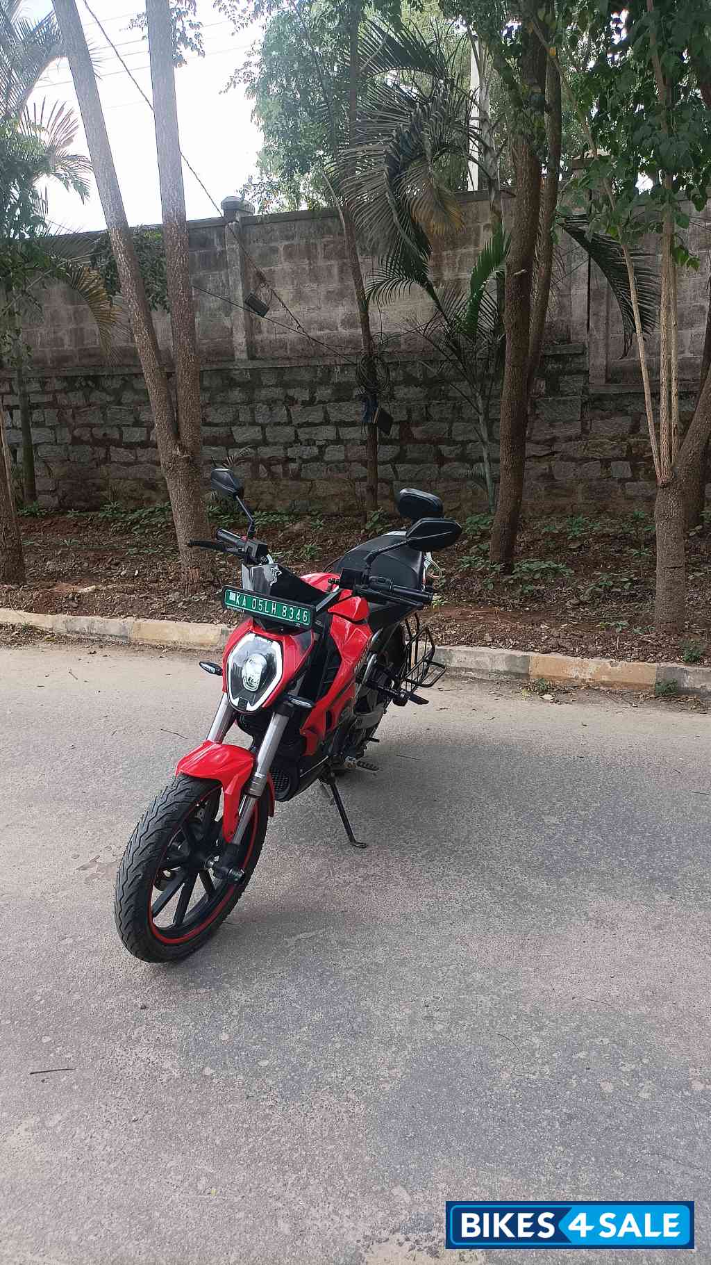 Red And Black Revolt RV 400