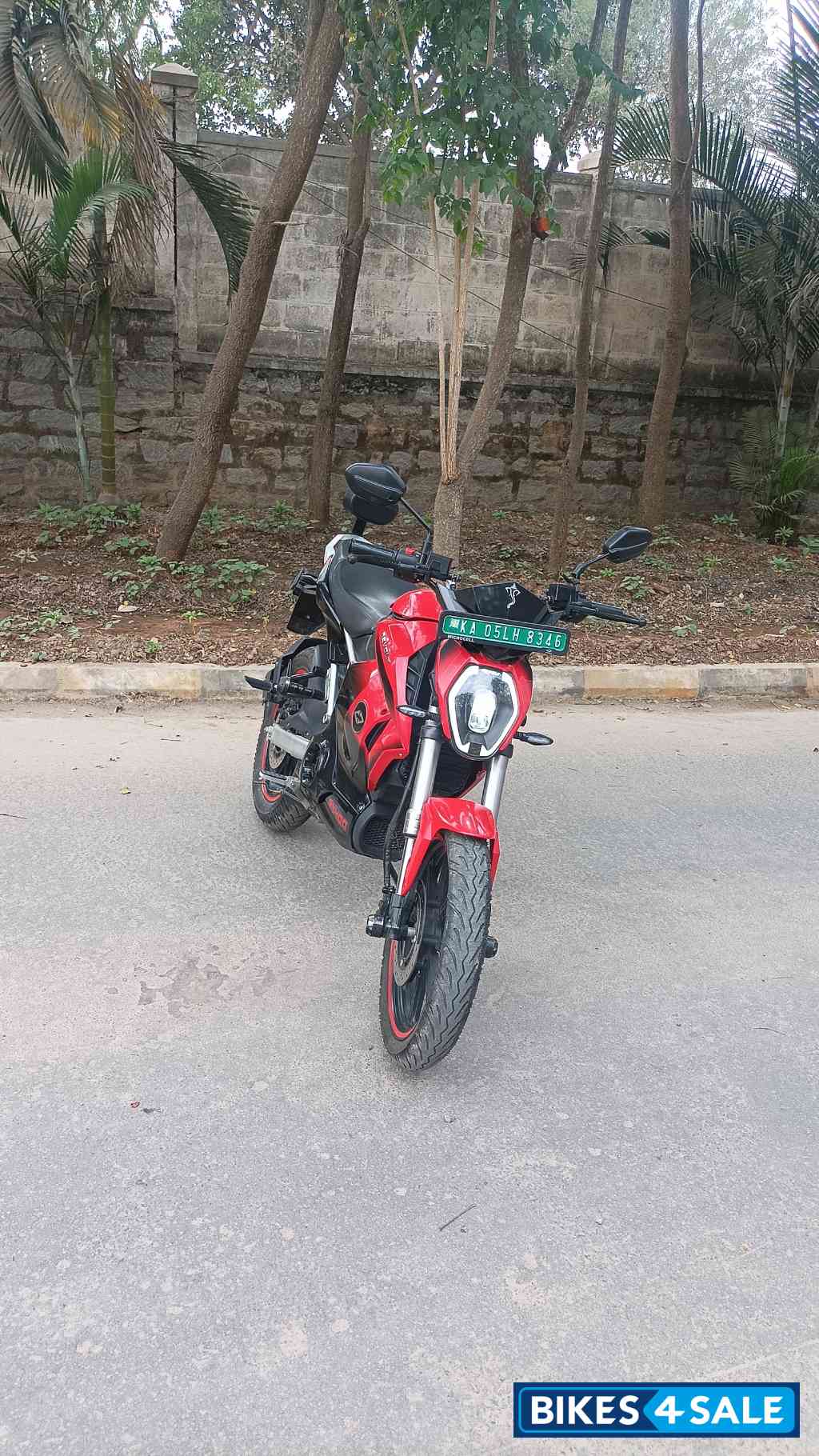 Red And Black Revolt RV 400