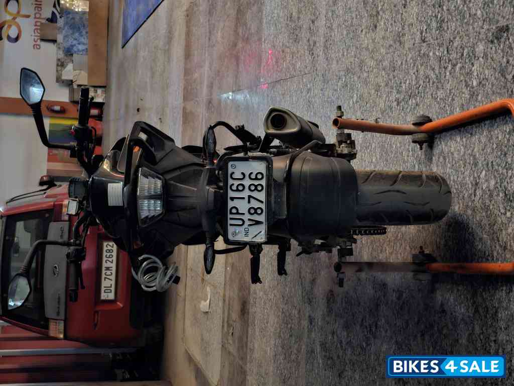 Phantom Black KTM Duke 250