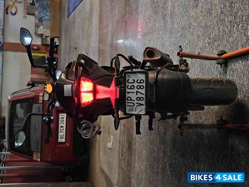 Phantom Black KTM Duke 250