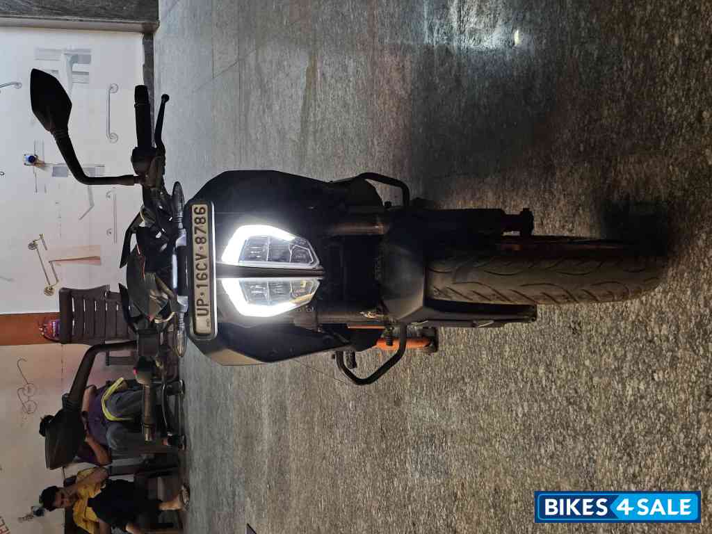 Phantom Black KTM Duke 250