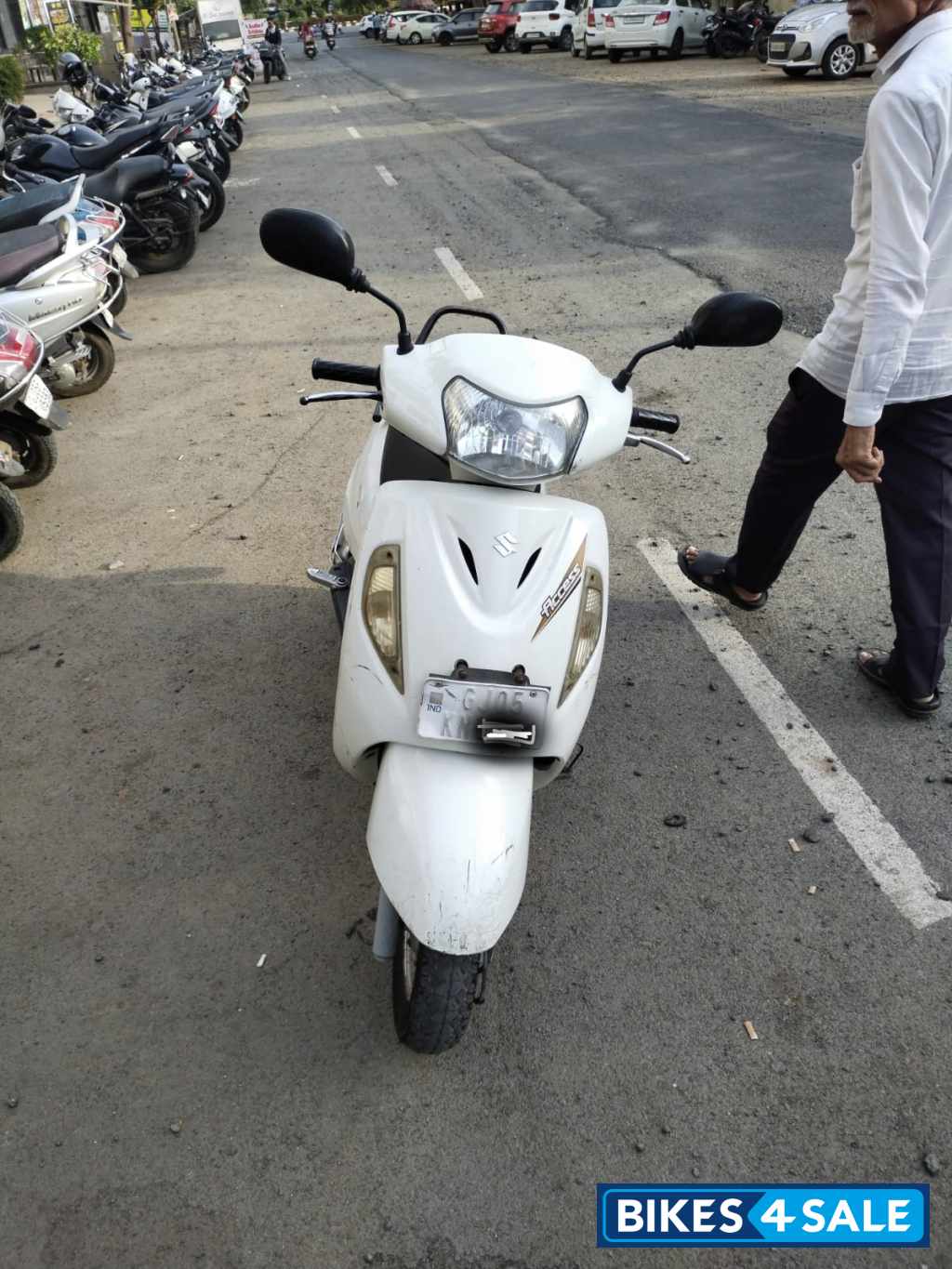White Suzuki Access 125