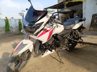 White TVS Apache RTR 160 4V BS6