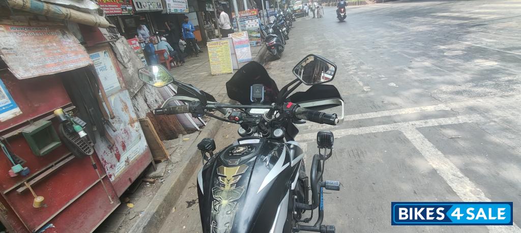 Black Silver Bajaj Dominar 250