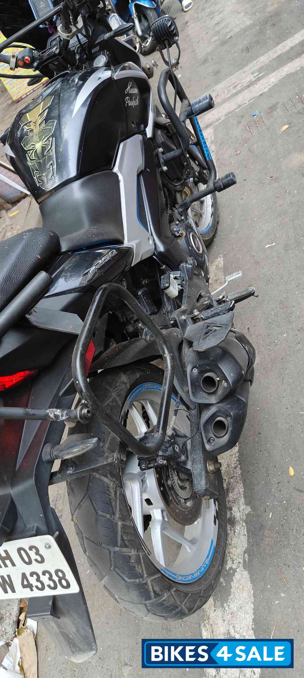Black Silver Bajaj Dominar 250